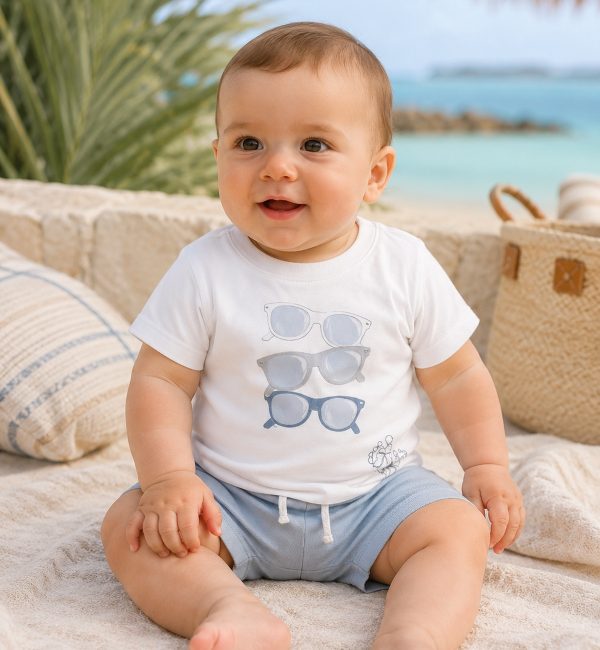 T-shirt bianca occhiali